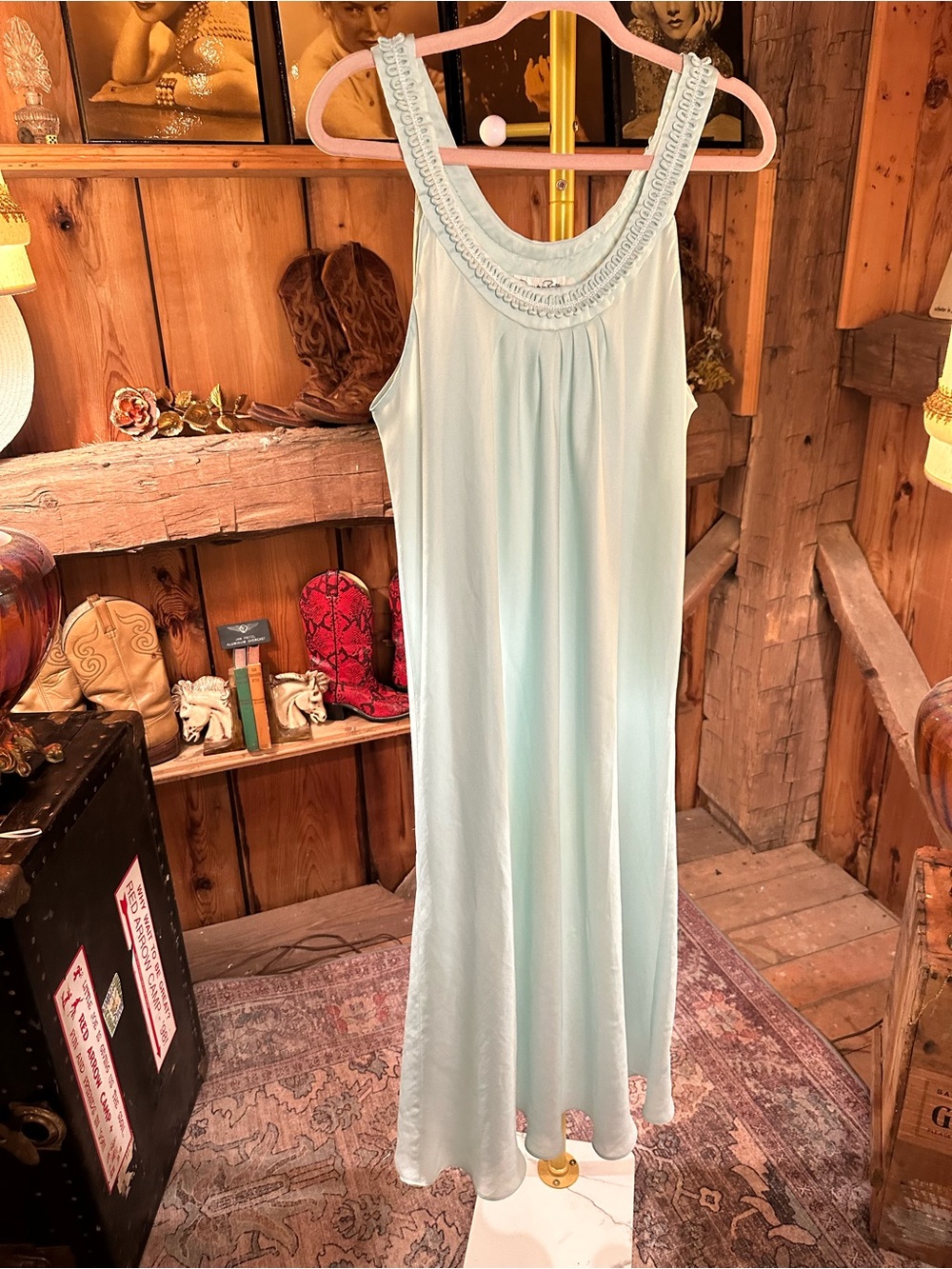 Oscar de la Renta Light Blue Sleeveless Chemise with Embroidered Scoop Neck